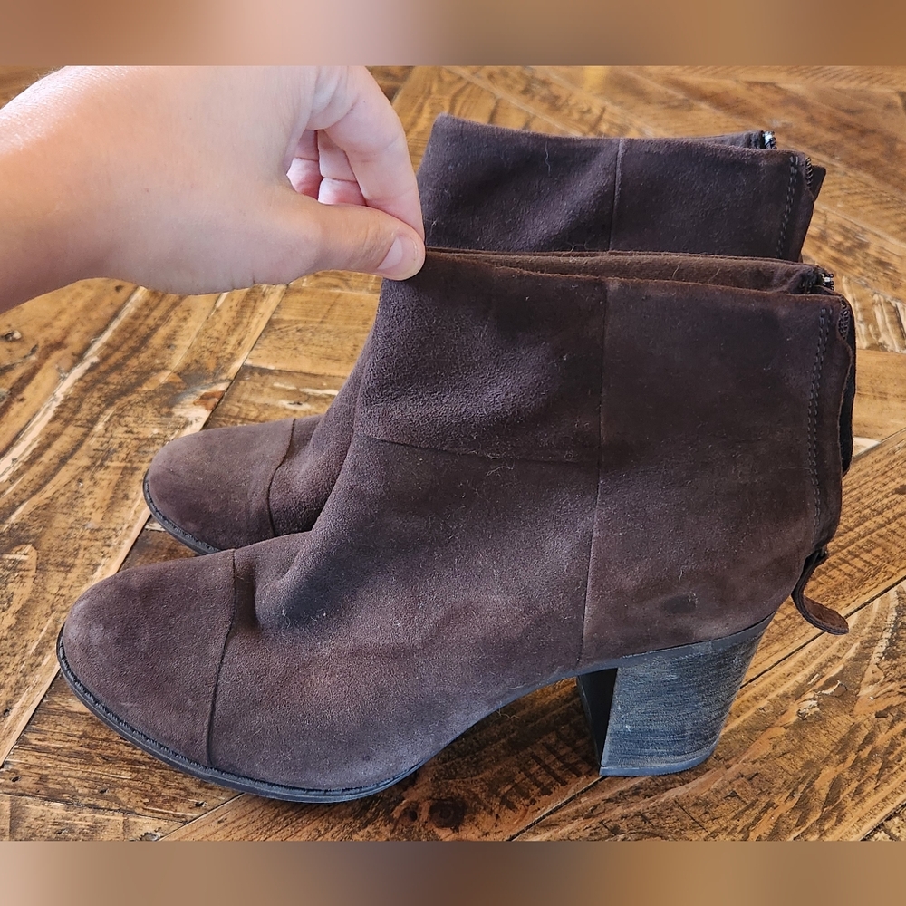 Clarks Brown Suede Ankle Booties - Picture 3 of 12